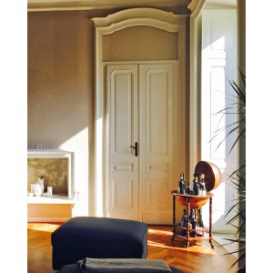 “In tutte le questioni non importanti, lo stile è l’essenziale. In tutte le questioni importanti, lo stile è l’essenziale.”

Lasciati conquistare dallo stile classico dei mappamondi Zoffoli, simboli di ospitalità e di viaggi indimenticabili.🌏

Non perdere l'occasione di rendere la tua casa o il tuo ufficio il luogo dove fuggire dalla realtà e goderti un'atmosfera senza tempo, fatta di arte e bellezza.

Scopri il nostro sito.

Link in Bio!

#mappamondiartigianali #zoffoli #arredomadeinitaly #oggettiarredodilusso #elementidecorativi #complementiarredoluxury #mappamondibar